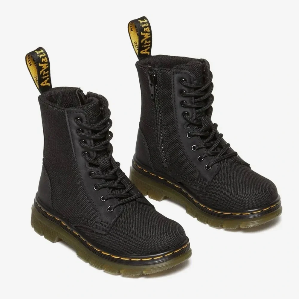 Dr.‎ Martens Combs Combat Boots -Big Kid Boys Girls size 3 - EUC